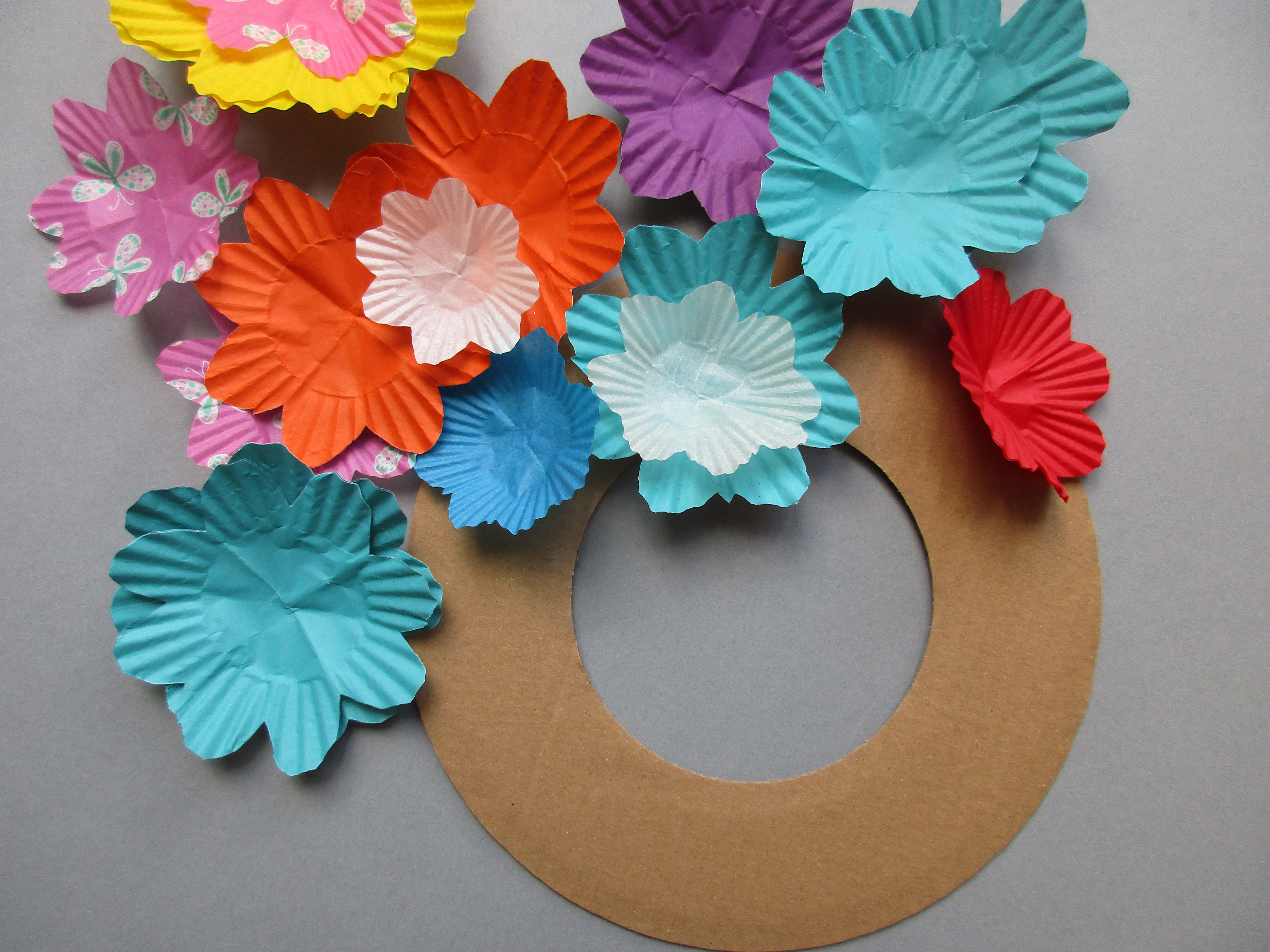 Cup Cake Cases Flower Wreath